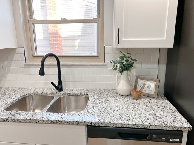 Building Photo - 7034 Rockhaven Pl