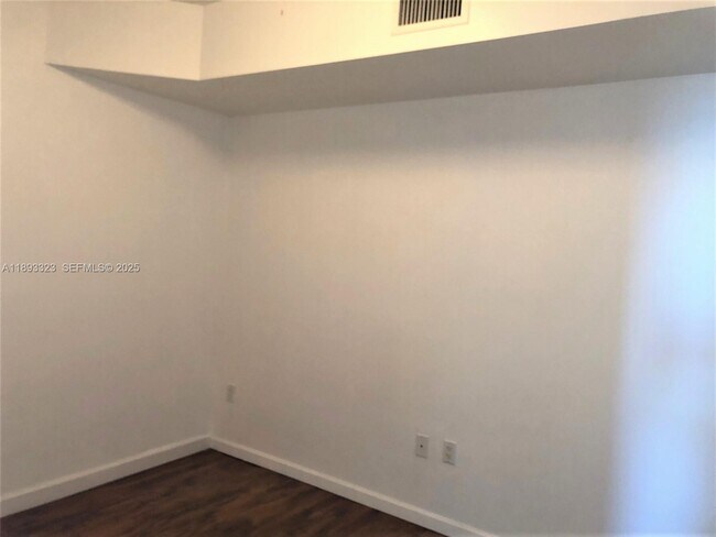 Building Photo - 7900 Harbor Island Dr