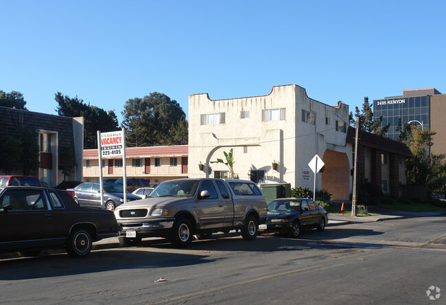 Building Photo - Villa Verde Apartments