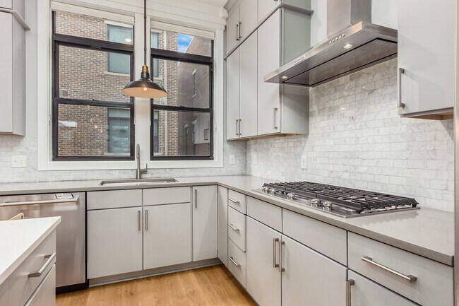 Building Photo - 1041 Harrison Park Pl