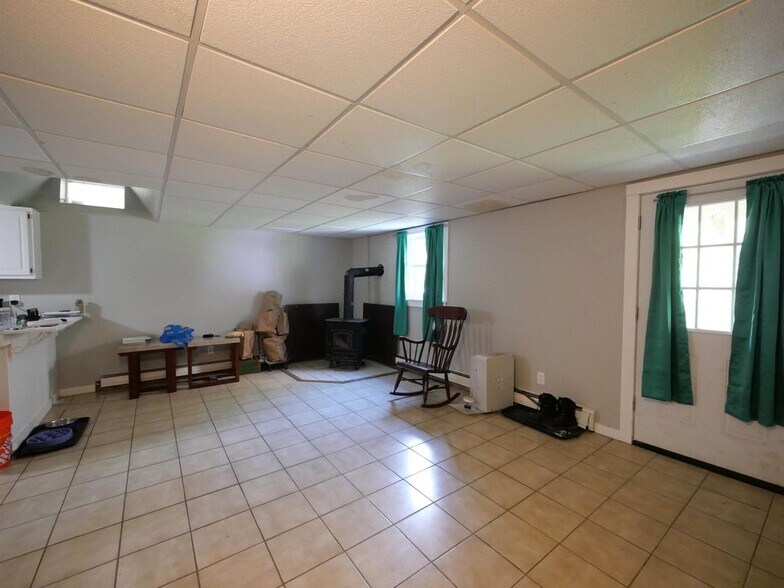 Building Photo - 85 Sylvan Ridge Rd