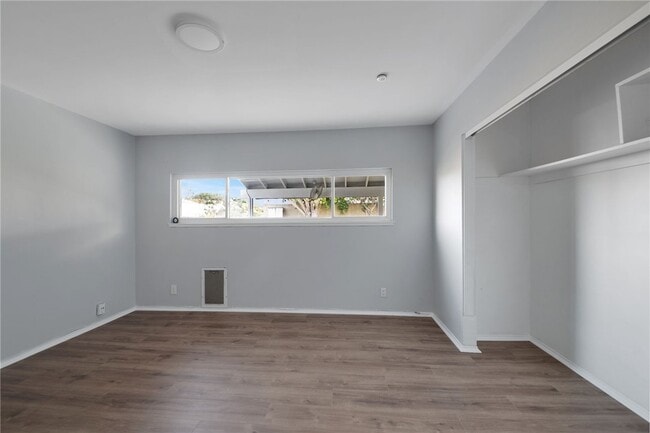 Building Photo - 2032 W 171st St