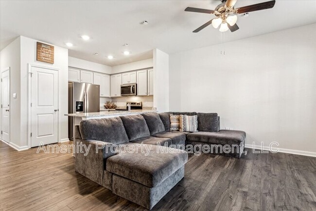 Building Photo - 1529 Stanford Ln