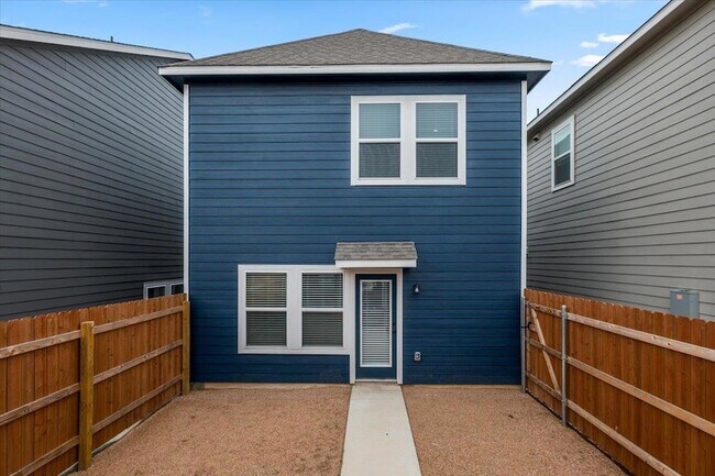 Building Photo - 5900 Whisper Crk Dr
