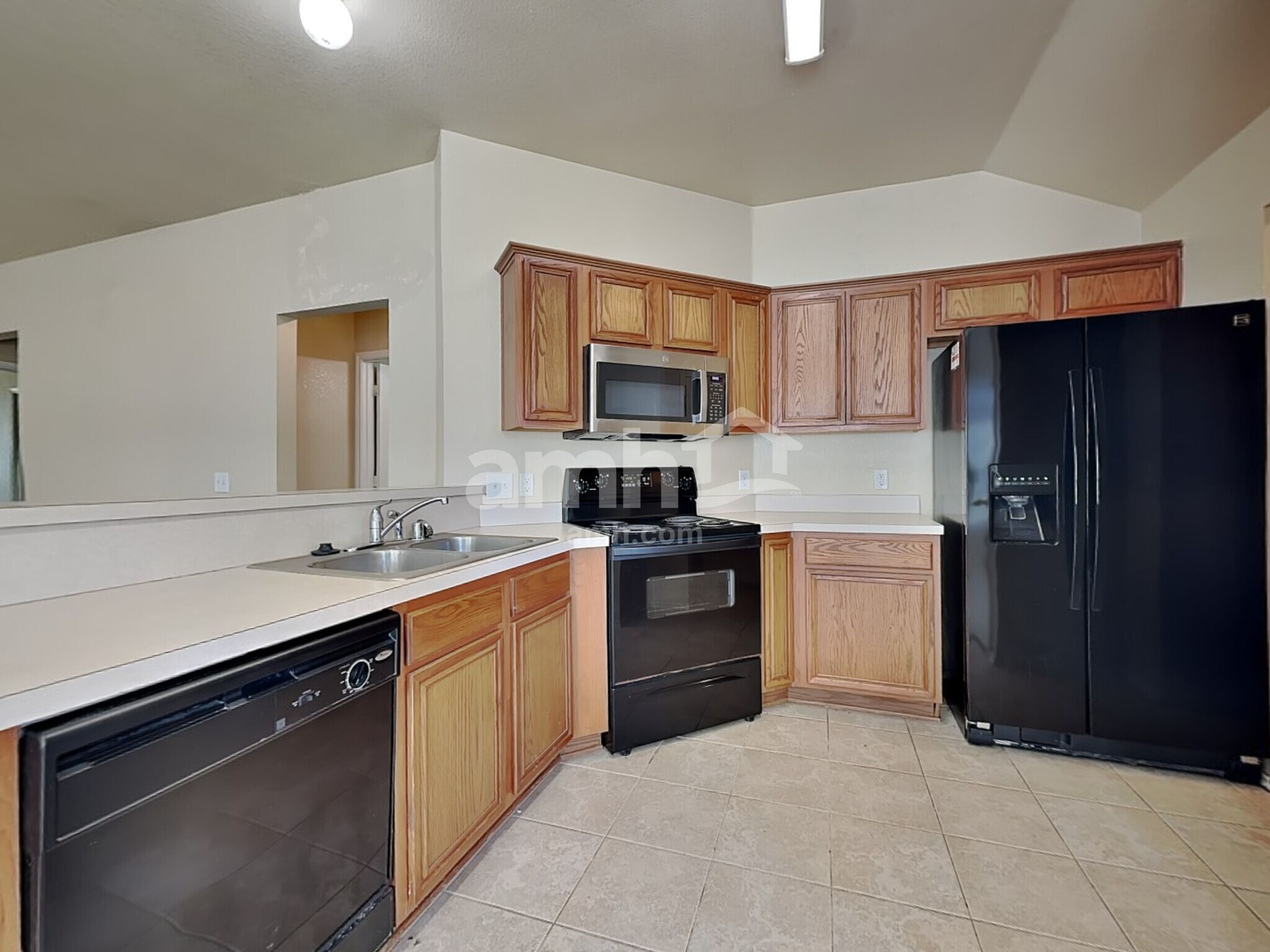 Building Photo - 702 Fleming St