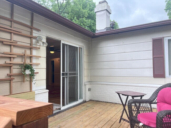Building Photo - 141 San Angelo Dr
