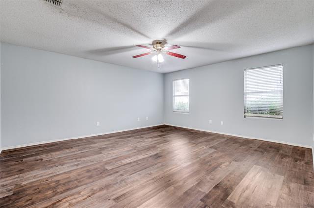 Building Photo - 8405 Seven Oaks Ln