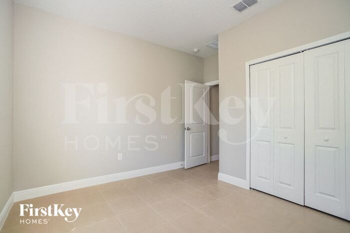 Building Photo - 568 Hummingbird Ct