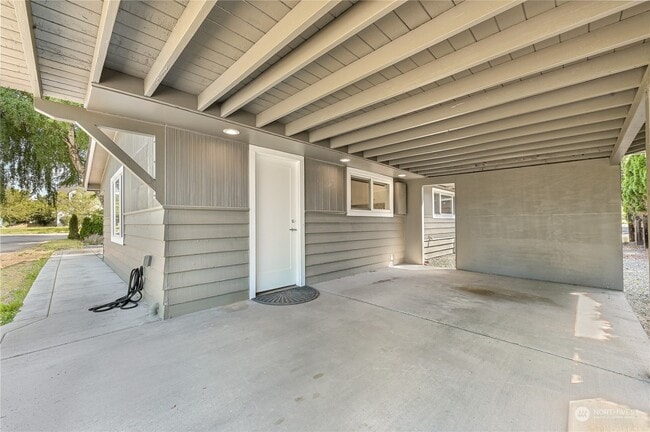 Building Photo - 1116 McLean Rd