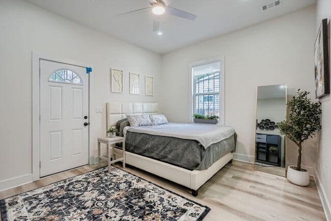 Building Photo - 18 Booker St NW