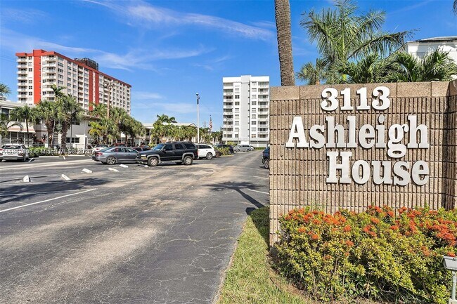 Primary Photo - 3113 S Ocean Dr
