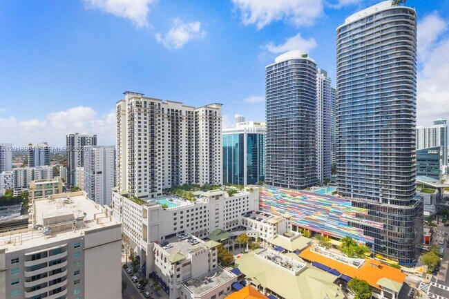 Building Photo - 1000 Brickell Plaza