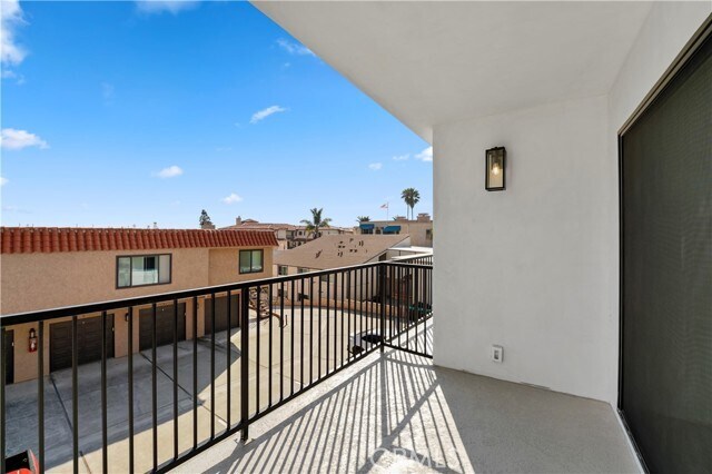 Building Photo - 243 Avenida Montalvo