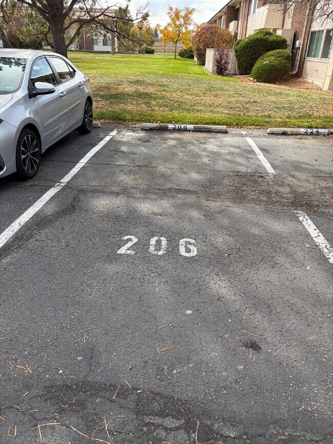 Building Photo - "Spacious 2BR/2BA Condo in North Boulder – Just 6 Miles from DU"