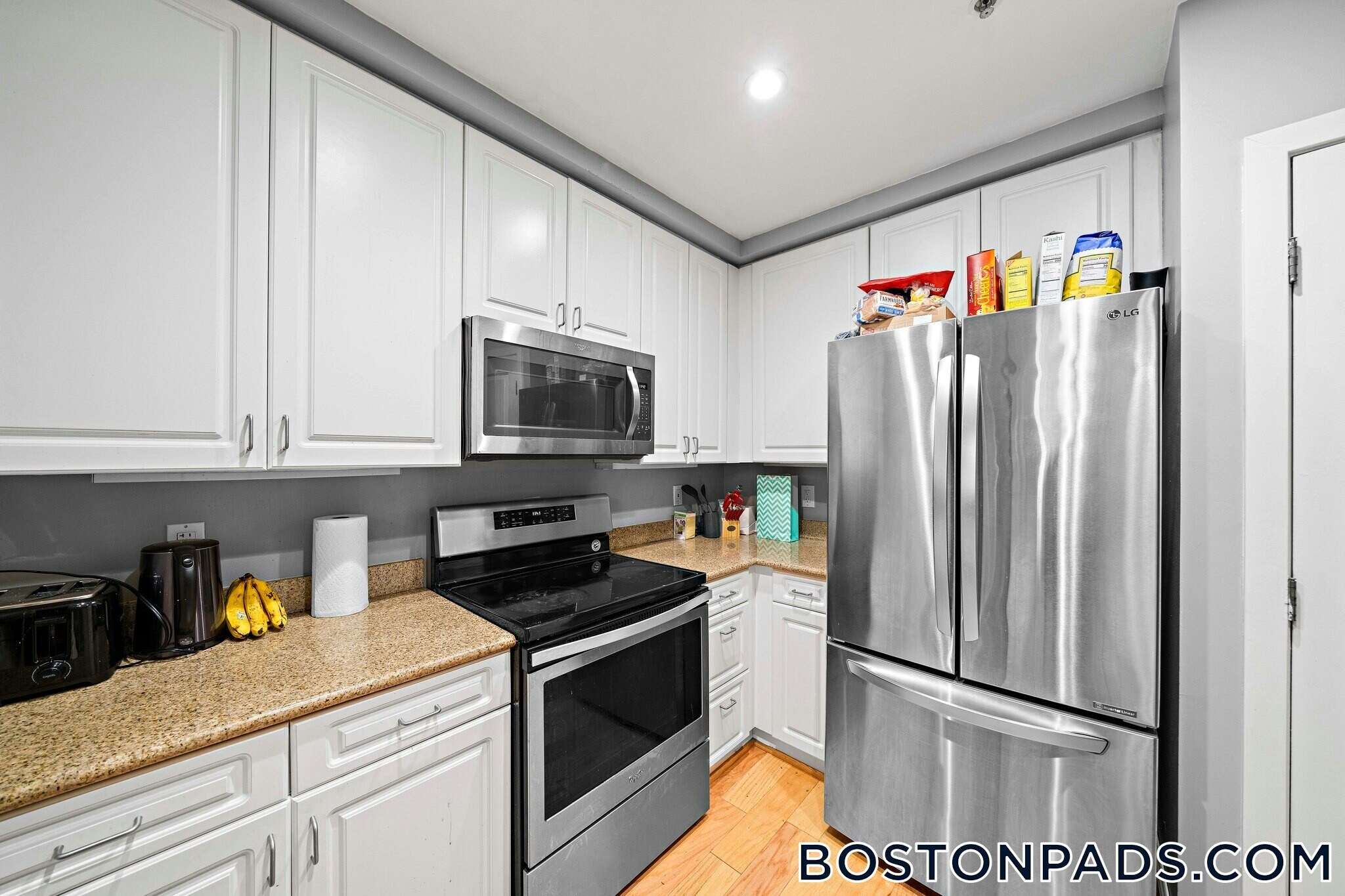 Building Photo - 175 Cottage St