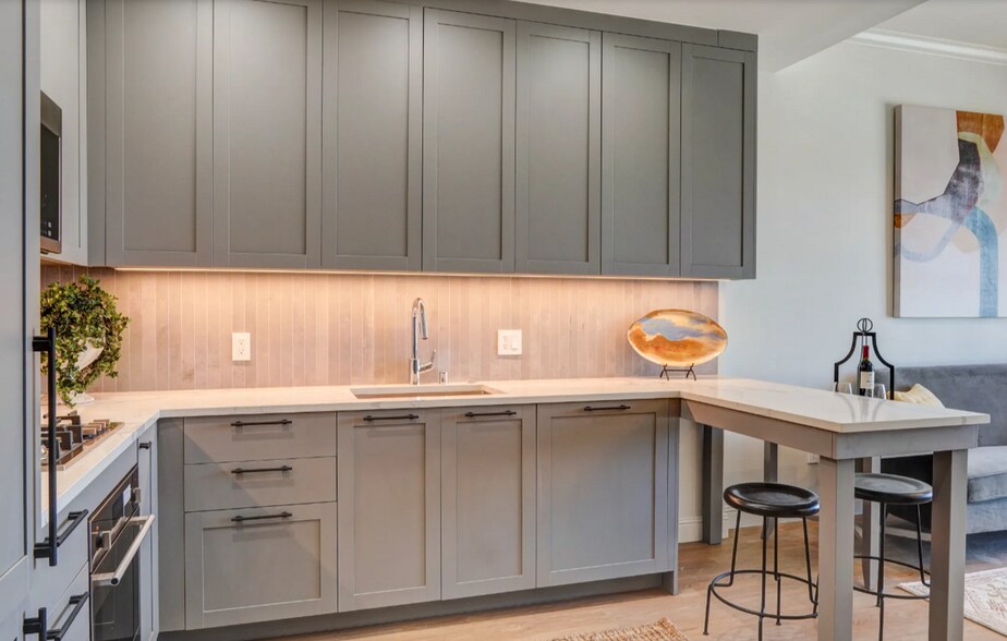 Building Photo - 5768 W 3rd St