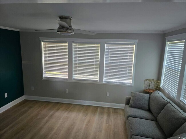 Building Photo - 583 Mockingbird Ave