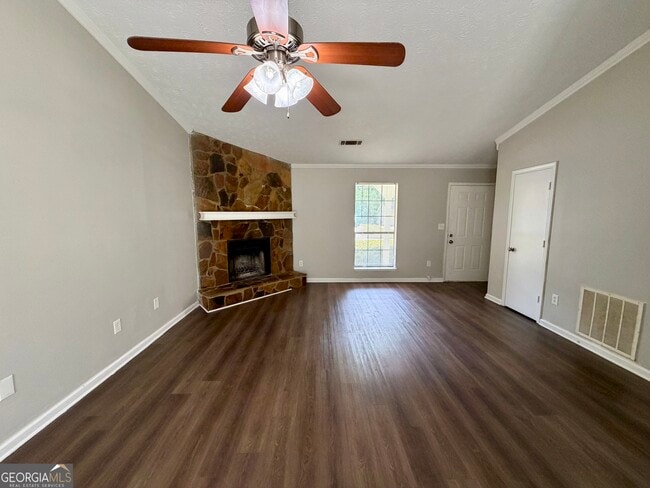 Building Photo - 5663 St Thomas Dr