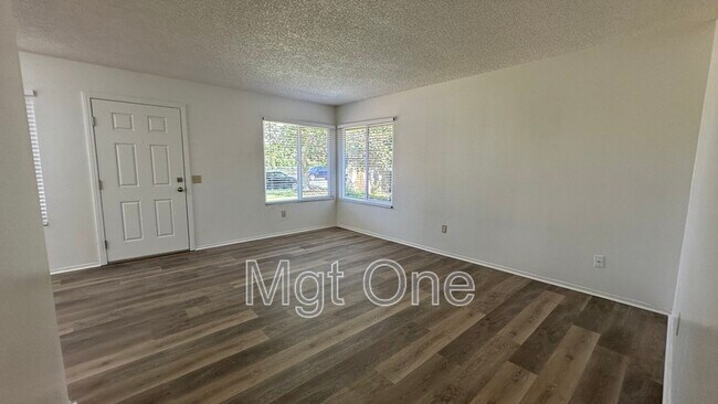 Building Photo - 14605 Perham Dr