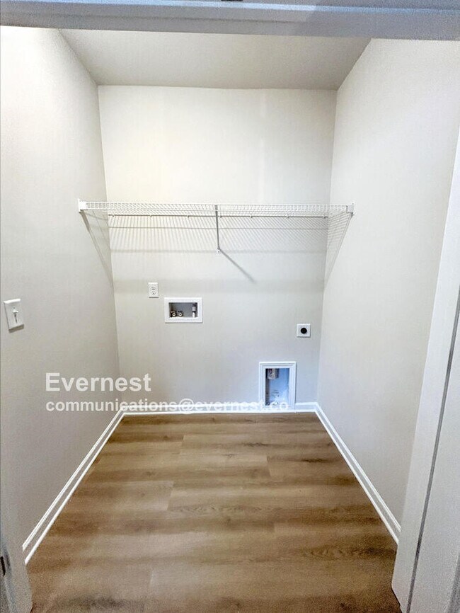 Building Photo - 307 Pawley Dr