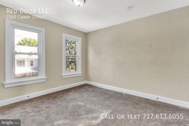 Building Photo - 2369 Canby St