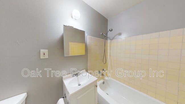 Building Photo - 1648 Russell St