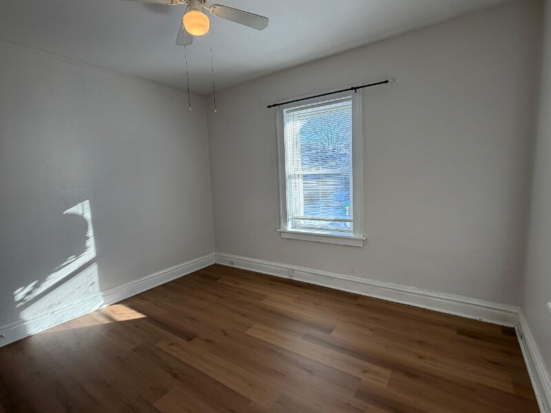 Building Photo - 5044 Mardel Ave