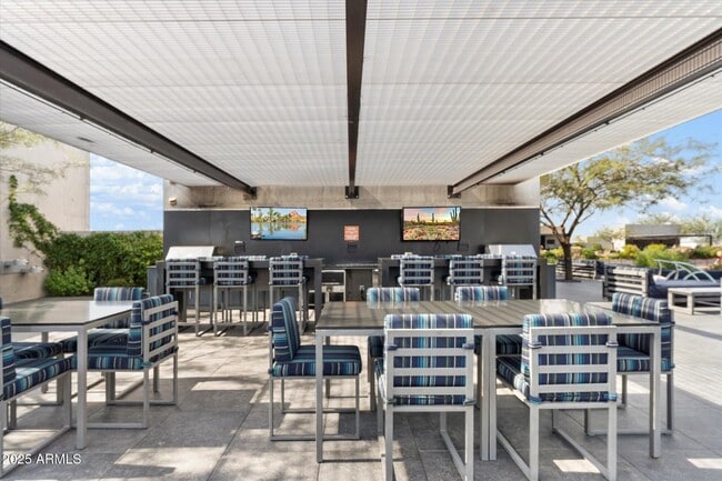 Building Photo - 7180 E Kierland Blvd