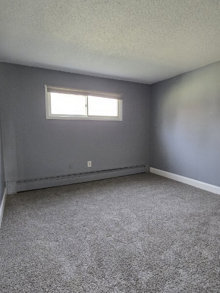 Building Photo - 19 Chapman Ave