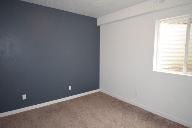 Building Photo - Gorgeous 5 Bed 3 Bath home in Herriman!!!