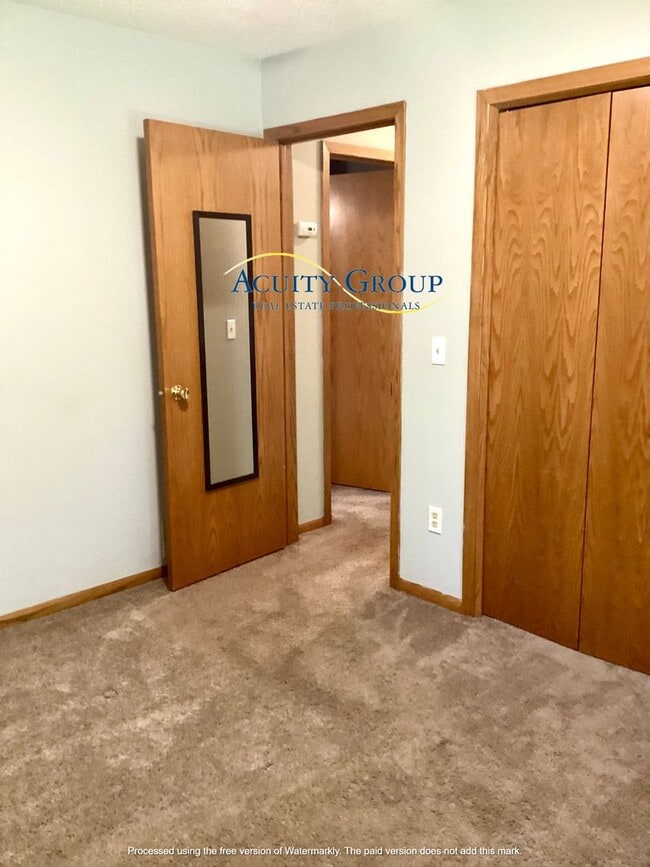 Building Photo - 3BR, 1BA Rambler