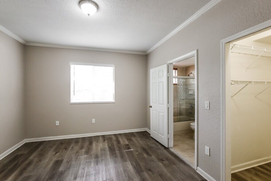 Building Photo - 7380 NW 174 TE