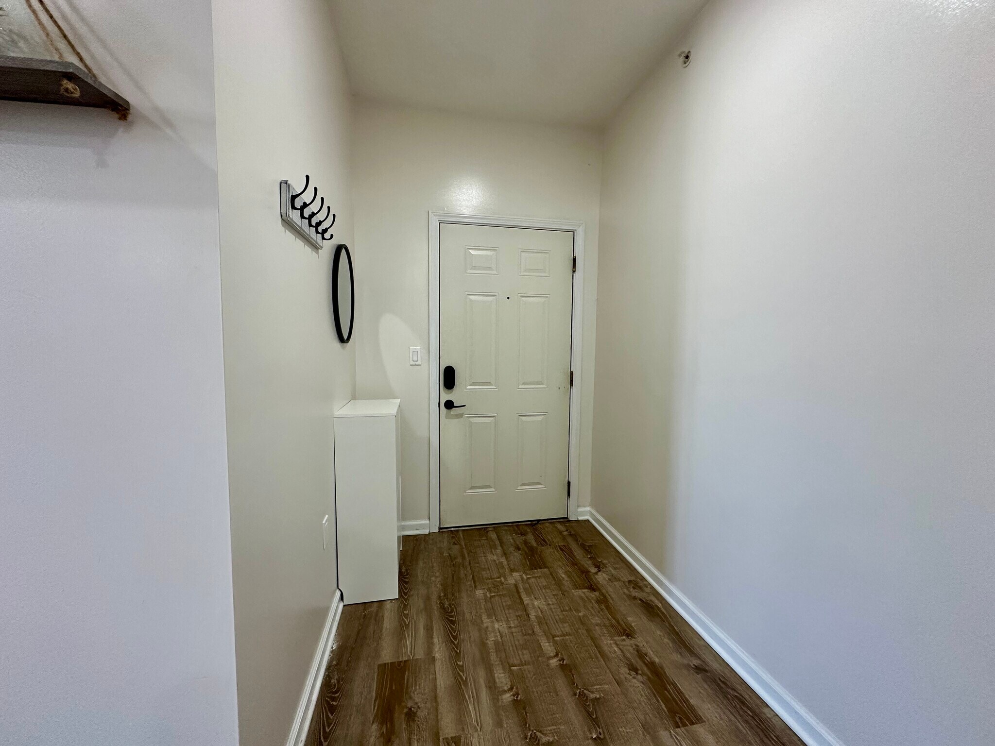 Building Photo - 1901 N Lincoln Ave