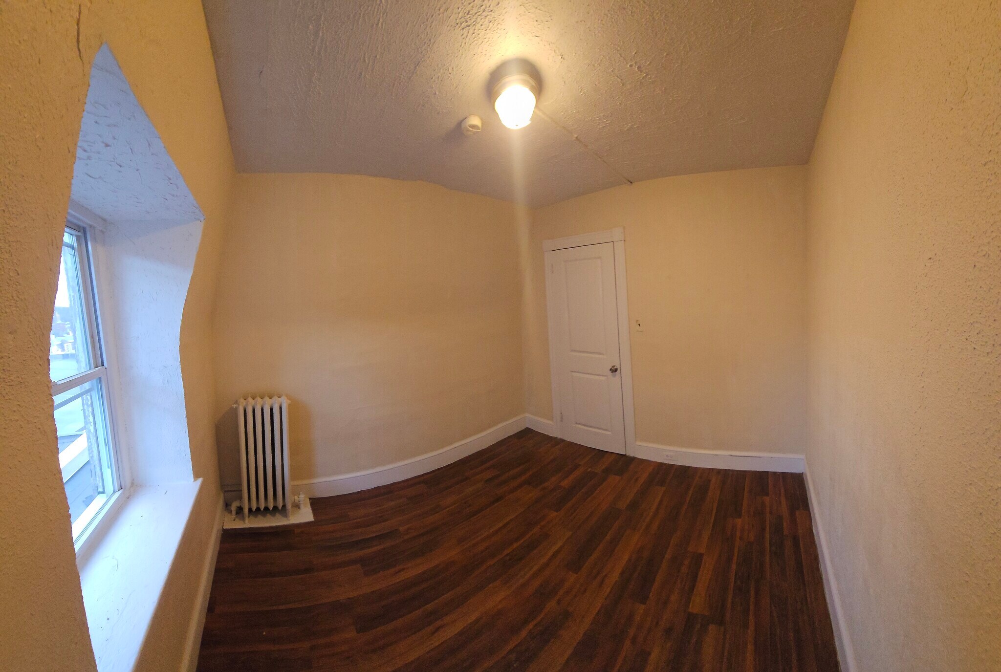 Building Photo - 132 W Douglass St