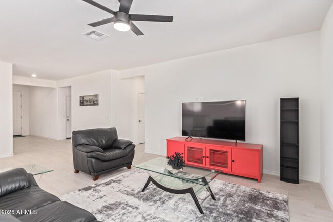 Building Photo - 3332 N 198th Ln