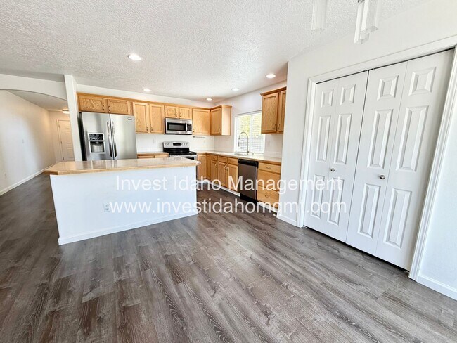 Building Photo - 17383 N Chouteau Ave