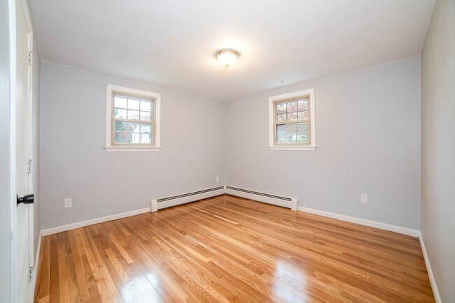 Building Photo - 6 Boston Dr