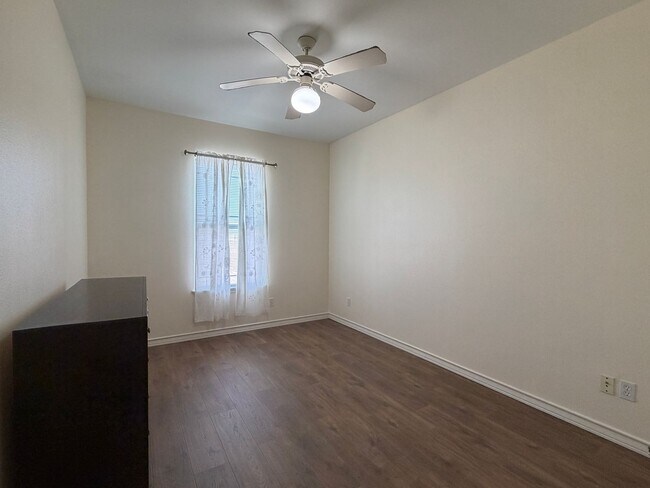Building Photo - 14901 Windward Dr