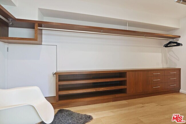 Building Photo - 1220 Cabrillo Ave