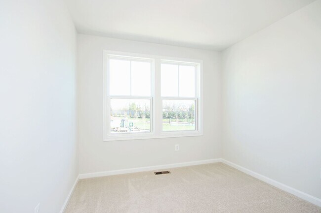 Building Photo - Pleasant Green Townhome Near Downtown Crozet