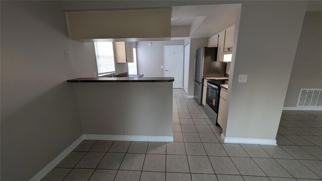 Building Photo - 1912 Crown Park Dr