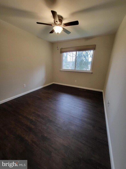 Building Photo - 1006 Worthington Dr