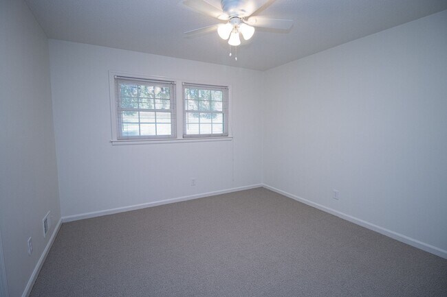 Building Photo - Renovated 5BR Home Minutes from Downtown Columbia | Two Full Kitchens + Fenced Yard ~ Available M...