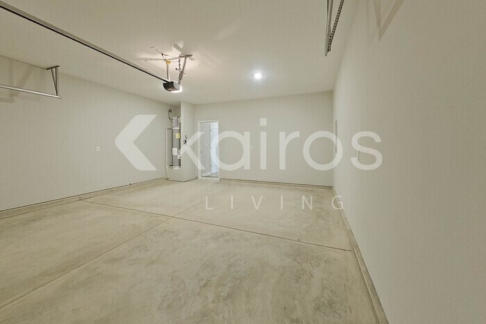 Building Photo - 874 Silent Barge Cv