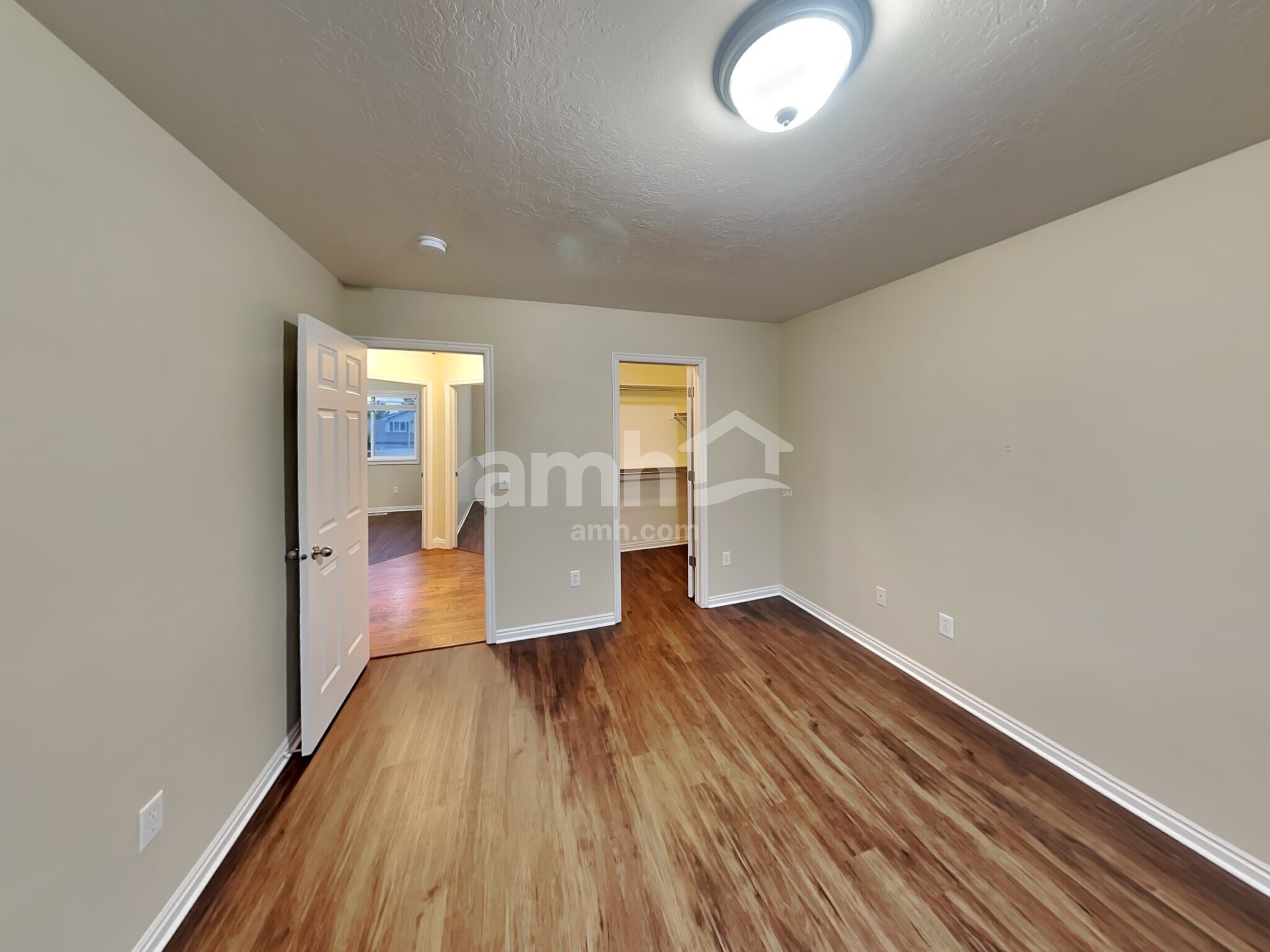 Building Photo - 1015 Westbury Ct
