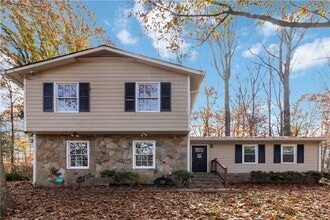 Building Photo - 888 Chartley Dr SW