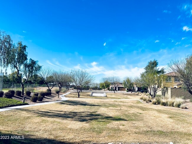 Building Photo - 3273 S Miller Dr