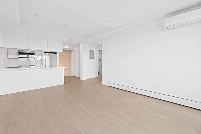 Building Photo - 2600 7th Avenue