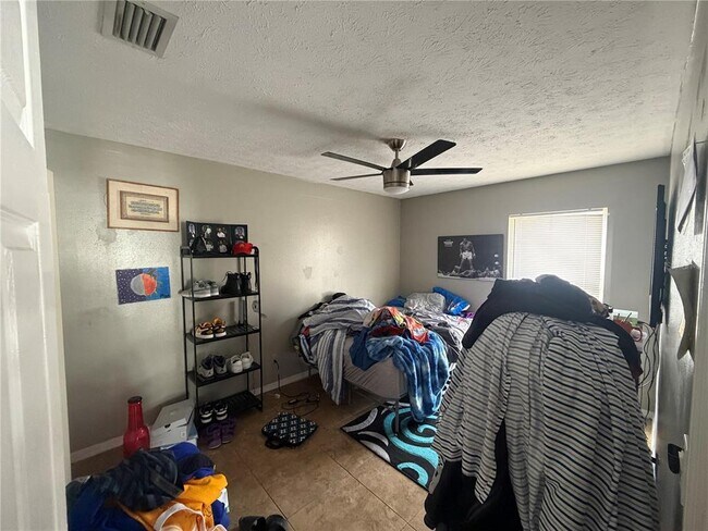 Building Photo - 11232 Andy Dr