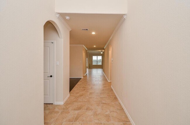 Building Photo - 9411 Sparrow Creek Ct